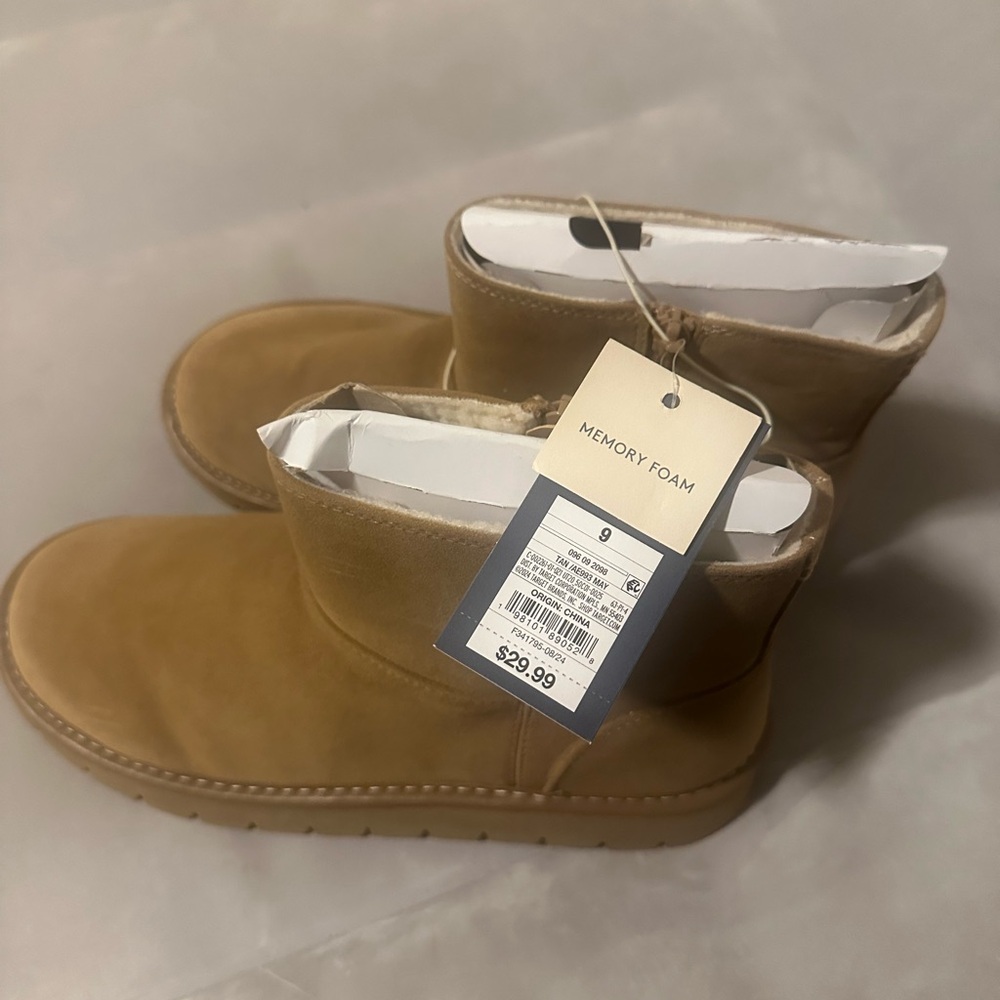 Women’s  Tan Memory Foam Boots